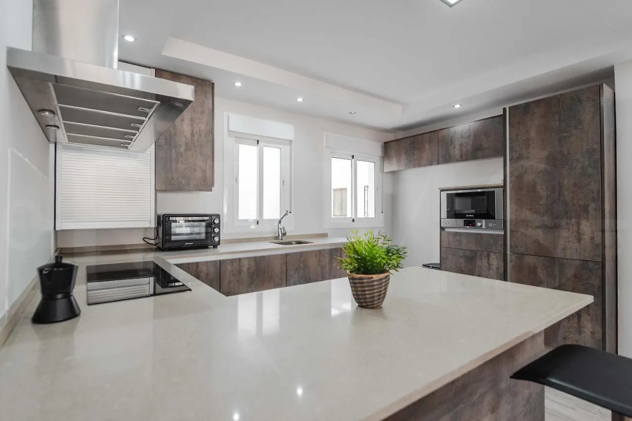 Spacious Apartment With A View - Historic Center By Rems Malaga