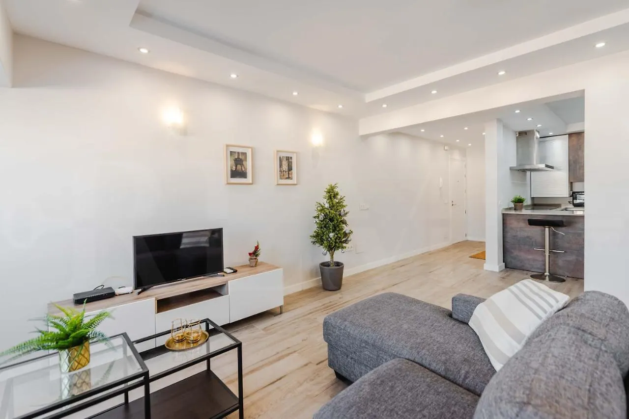 Spacious Apartment With A View - Historic Center By Rems Malaga